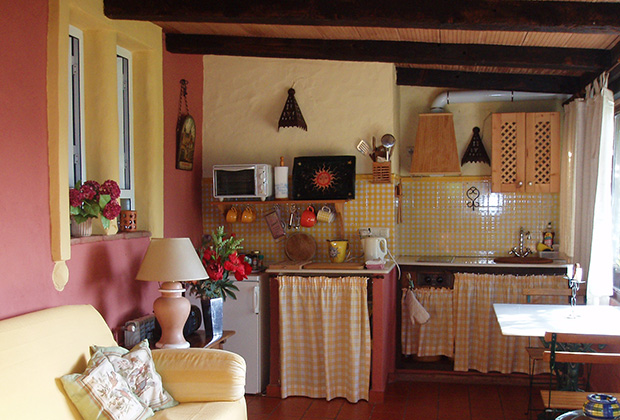ZC11(1) Holiday cottages for couples – Casa Luna