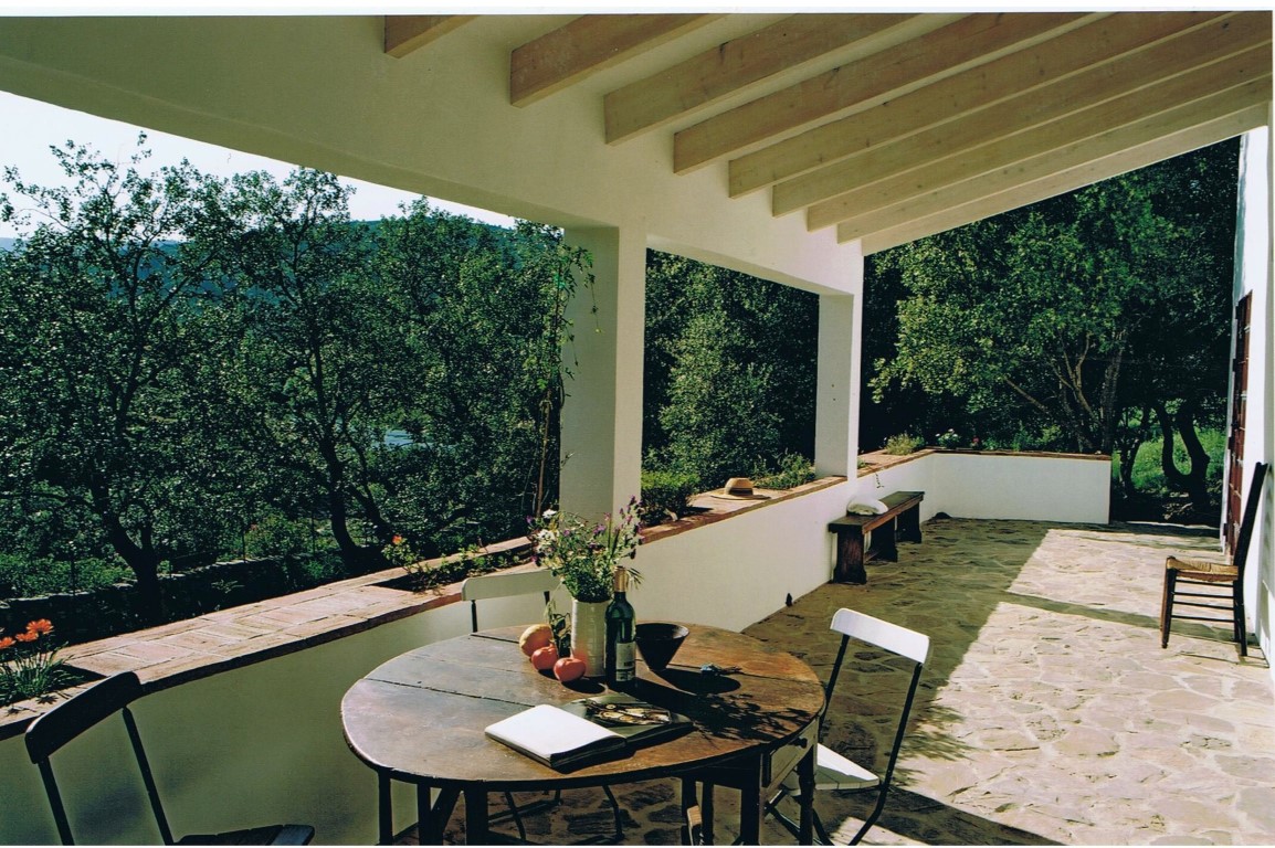 ZC65 Farmhouse with a magnificent setting in Jimena