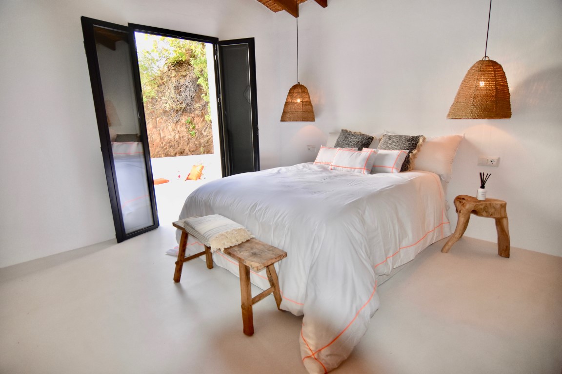 DSC_0696 (Medium) DSC_0696 (Medium)