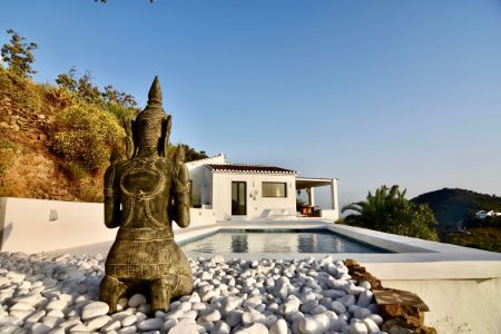 ZX22 Wonderful luxury – 20 minutes from the beach