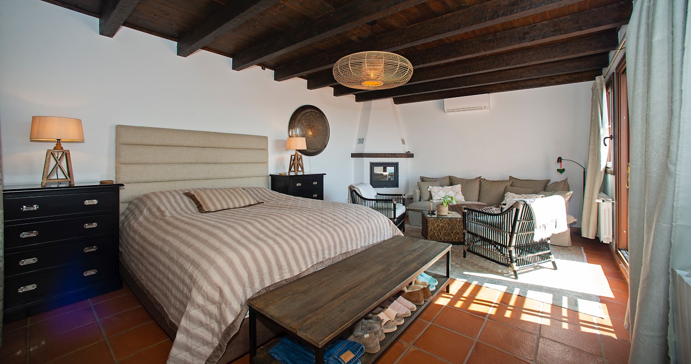 ZC95 Very comfortable villa in Casares