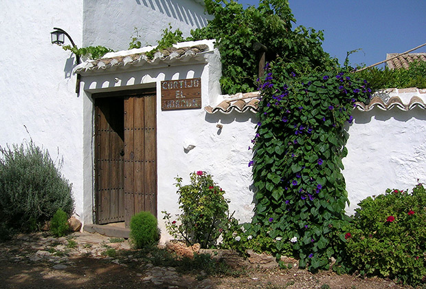 ZM26 Spanish rural cottage in Fuentes