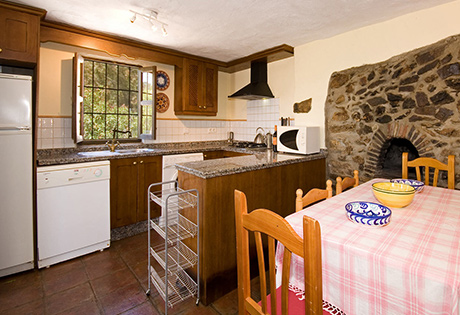 Rental farmhouse in Colmenar kitchen