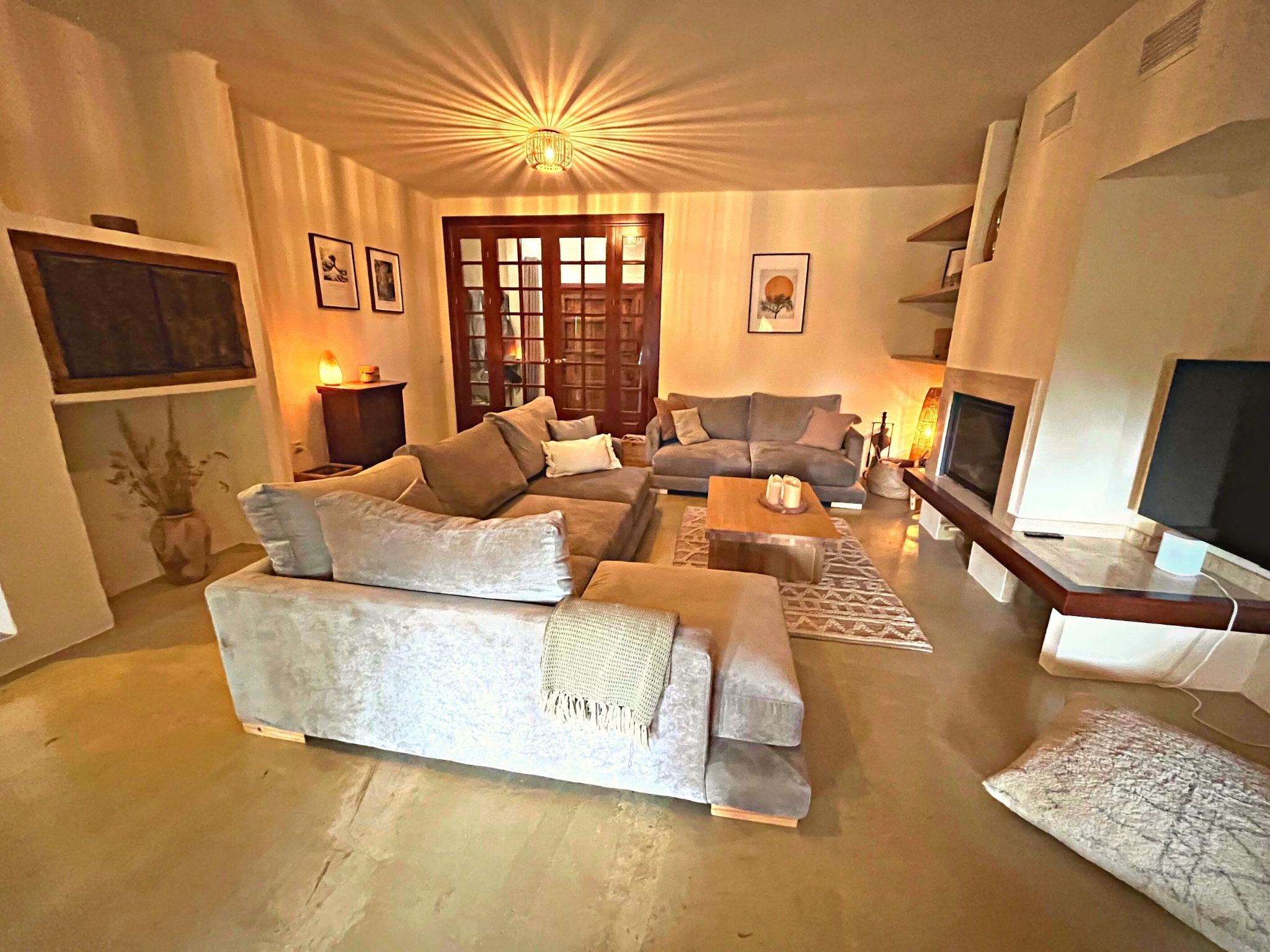 ZL25 Beautiful villa in Valley of Happiness